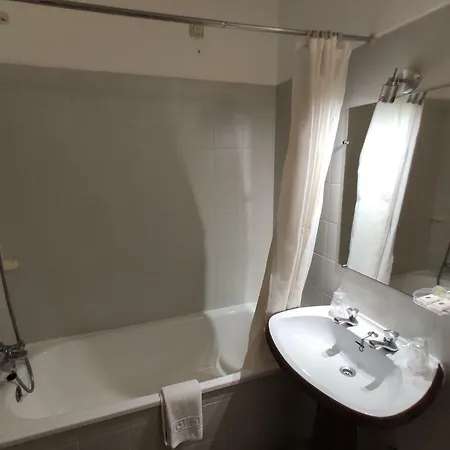 Mafra Guest House 3*